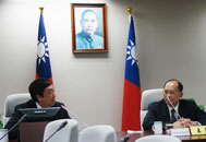 Prof. Joseph Sung (left), VC of CUHK meets with Prof. Prof. Lee Luo-Chuang (right), Minister of NSC.